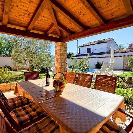Beautiful Stone Istrian Anamaria With Pool Near The - Wiibuk * Šišan